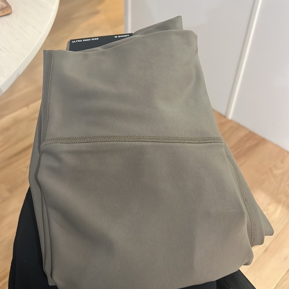 NWT Abercrombie high rise sculpt LUX flare legging in green - Picture 7 of 7